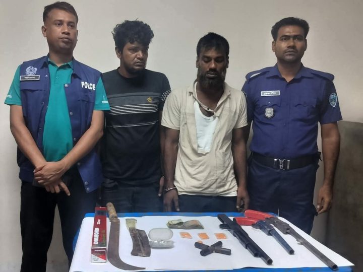 সন্দ্বীপের শীর্ষ সন্ত্রাসী ছেনী বাবলু অস্ত্র ও মাদকসহ গ্রেপ্তার