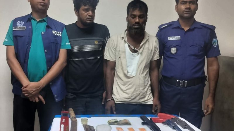 সন্দ্বীপের শীর্ষ সন্ত্রাসী ছেনী বাবলু অস্ত্র ও মাদকসহ গ্রেপ্তার